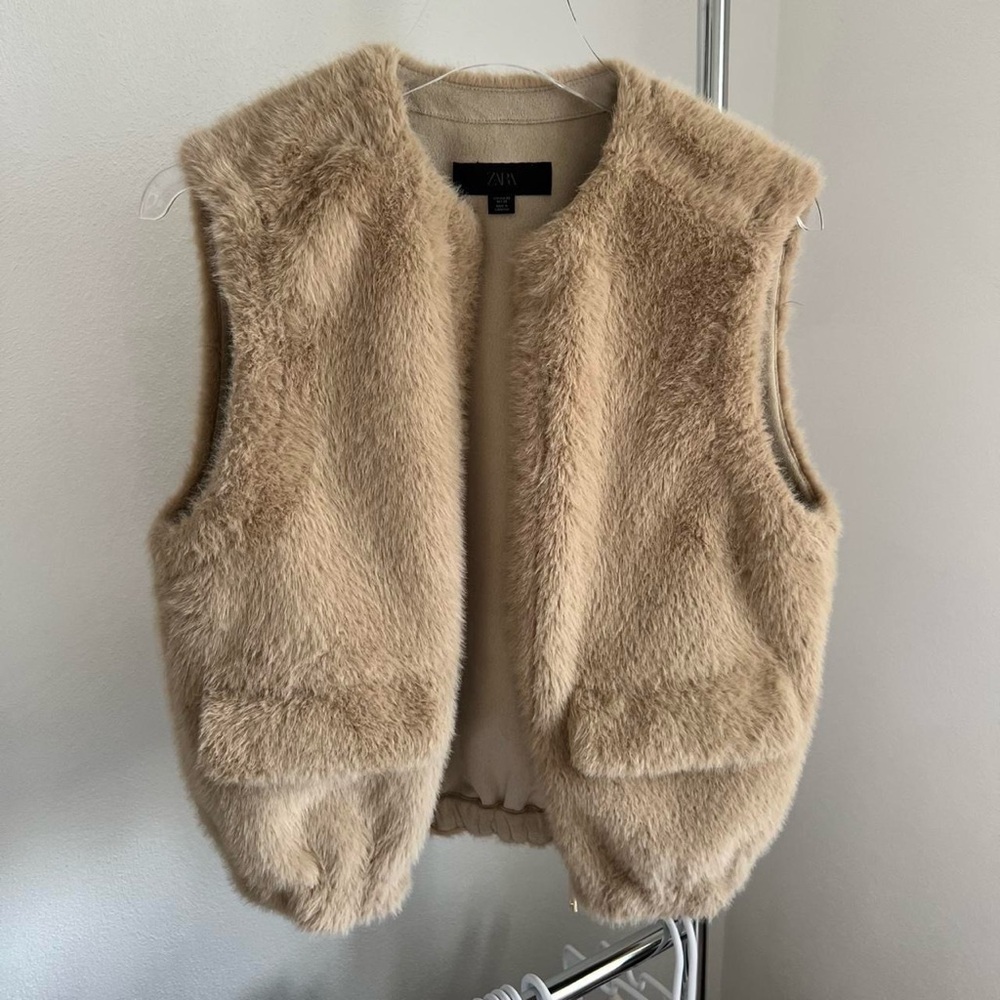 Faux Fur Zara Vest - Picture 4 of 8